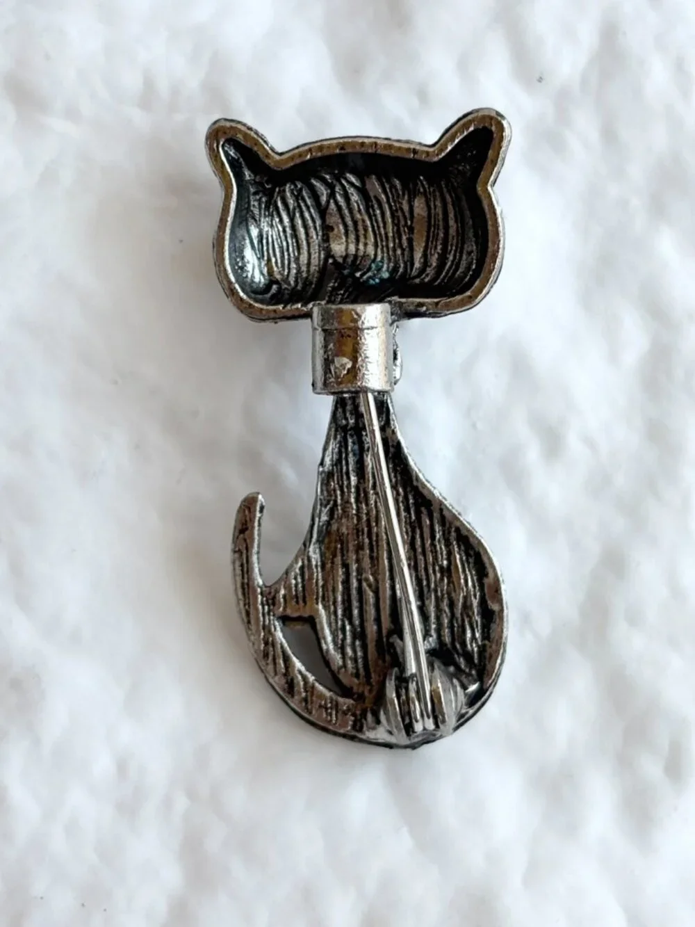 Cat | Kitty | Kitten Silver Toned Textured 3D Faux Black Onyx Brooch Pin